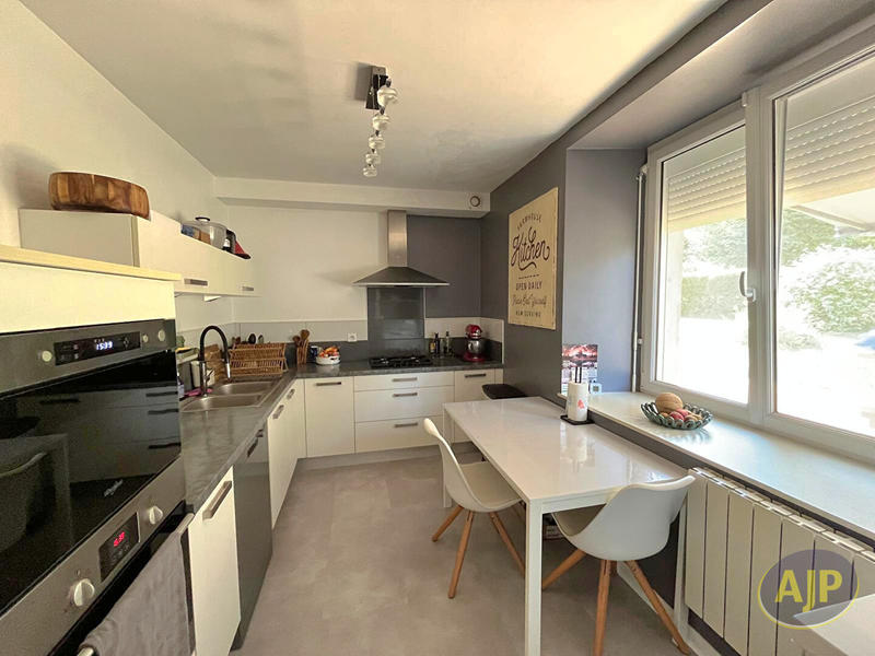 Maison - 110 m² - 5 pièces