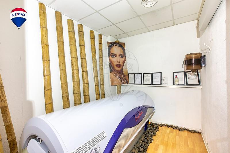 Local commercial - 170 m² - 4 pièces