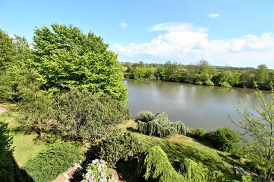 Propriété - 287 m² - 8 pièces