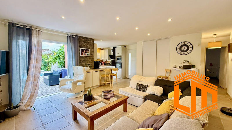 Maison - 93 m² - 5 pièces