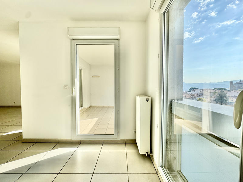 Appartement - 80 m² - 3 pièces