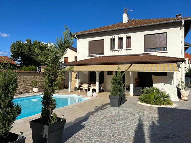 Maison - 155 m² - 5 pièces
