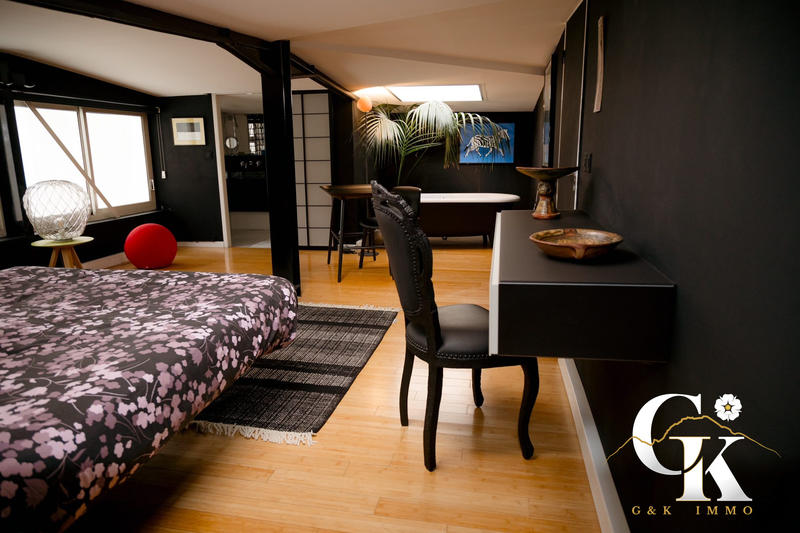 Loft - 393 m² - 9 pièces