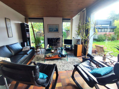 Maison - 189 m² - 8 pièces