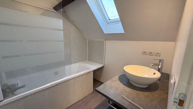 Maison - 90 m² - 6 pièces