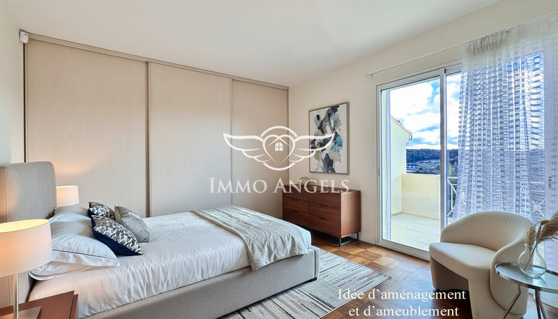 Maison traditionnelle - 240 m² - 8 pièces