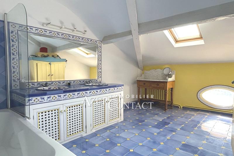 Maison - 277 m² - 7 pièces