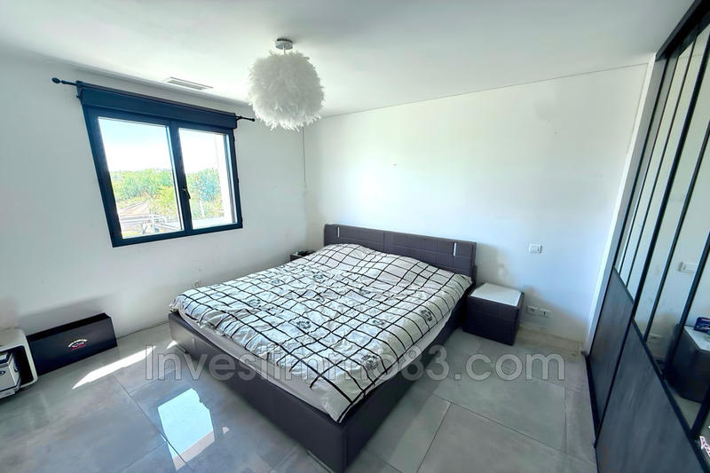 Maison - 203 m² - 10 pièces