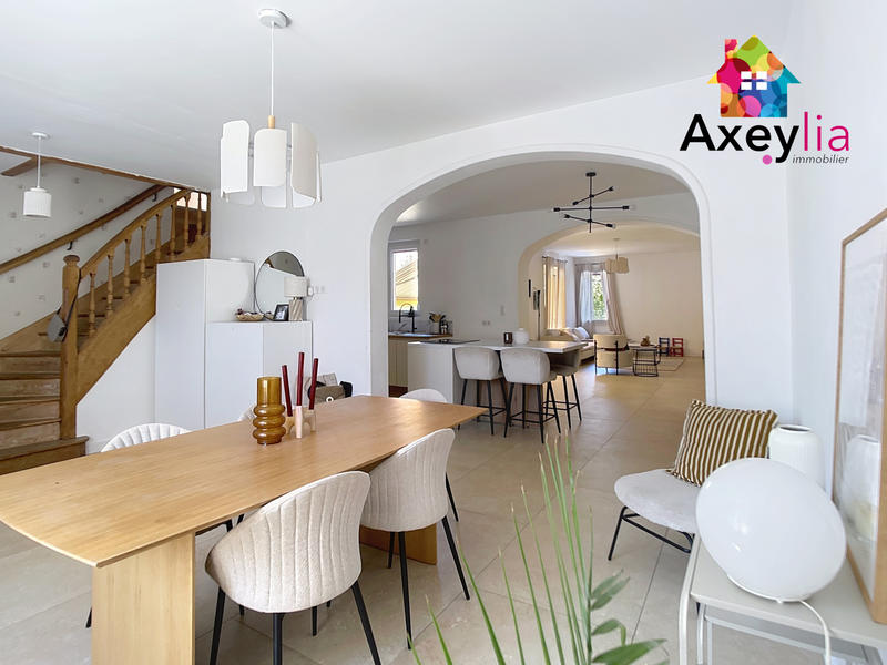 Maison - 171 m² - 7 pièces