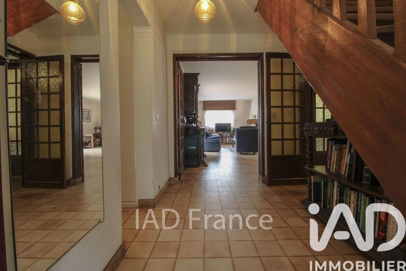 Maison - 200 m² - 8 pièces