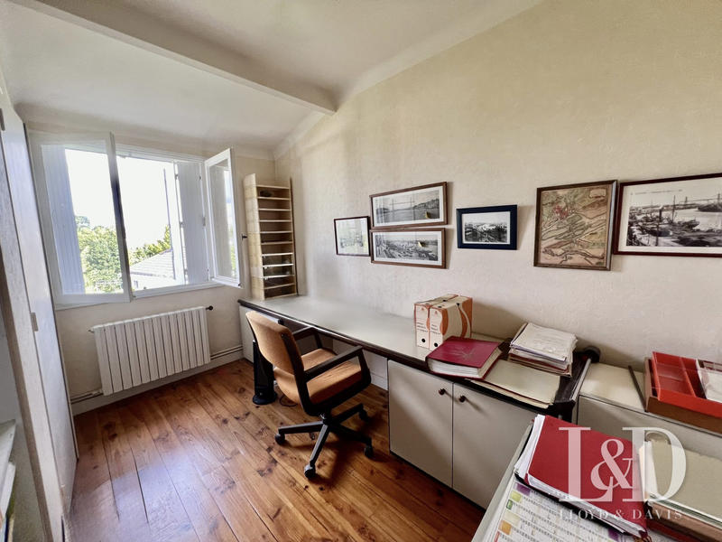 Maison - 240 m² - 10 pièces