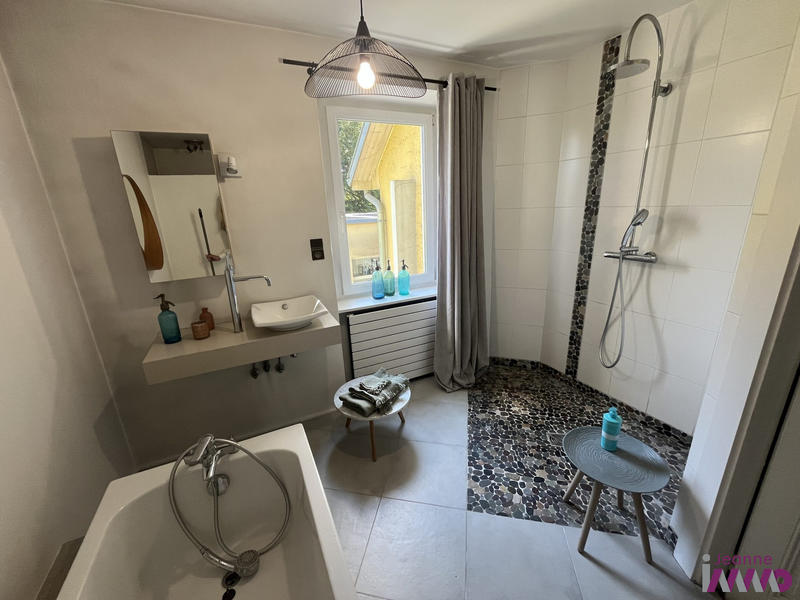 Maison - 197 m² - 7 pièces