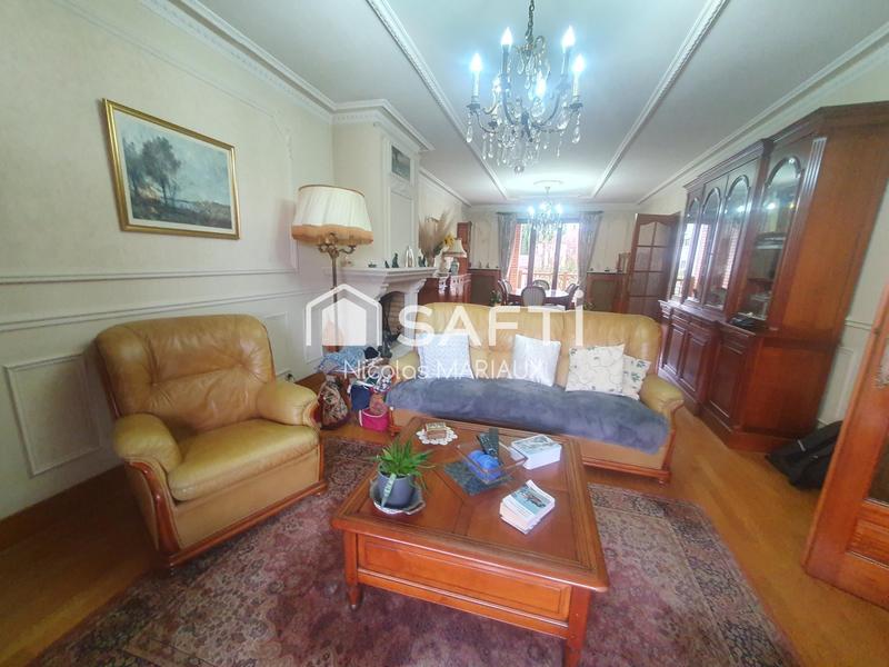 Maison - 227 m² - 9 pièces