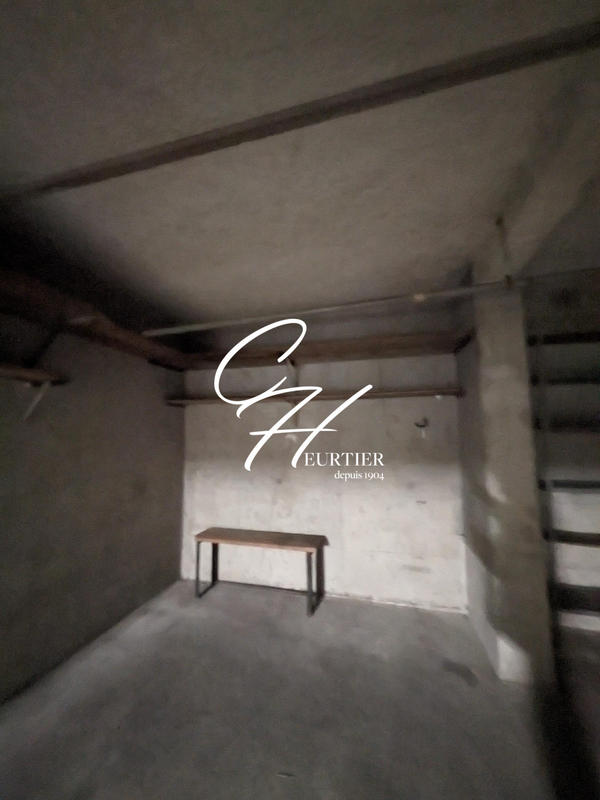 Parking / Garage - 28 m²