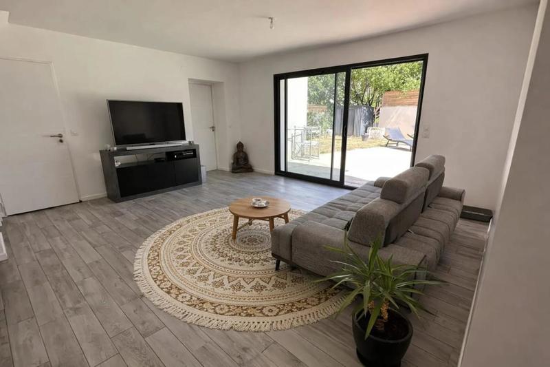 Maison - 99 m² - 5 pièces