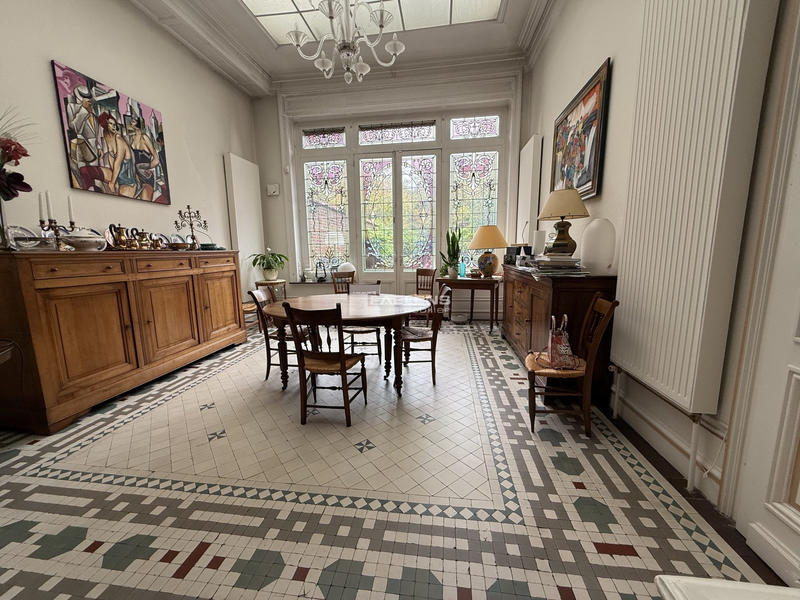 Maison - 289 m² - 7 pièces