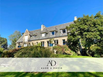 Maison - 200 m² - 10 pièces