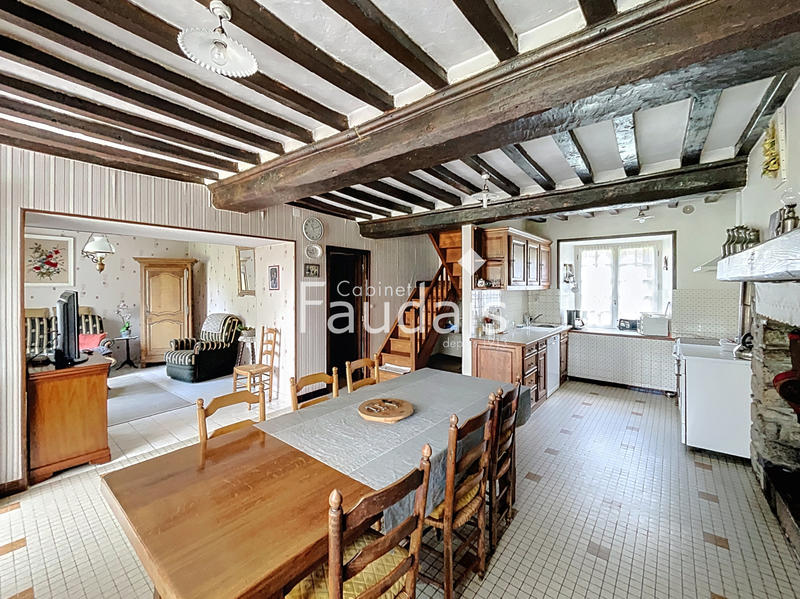 Maison - 128 m² - 8 pièces