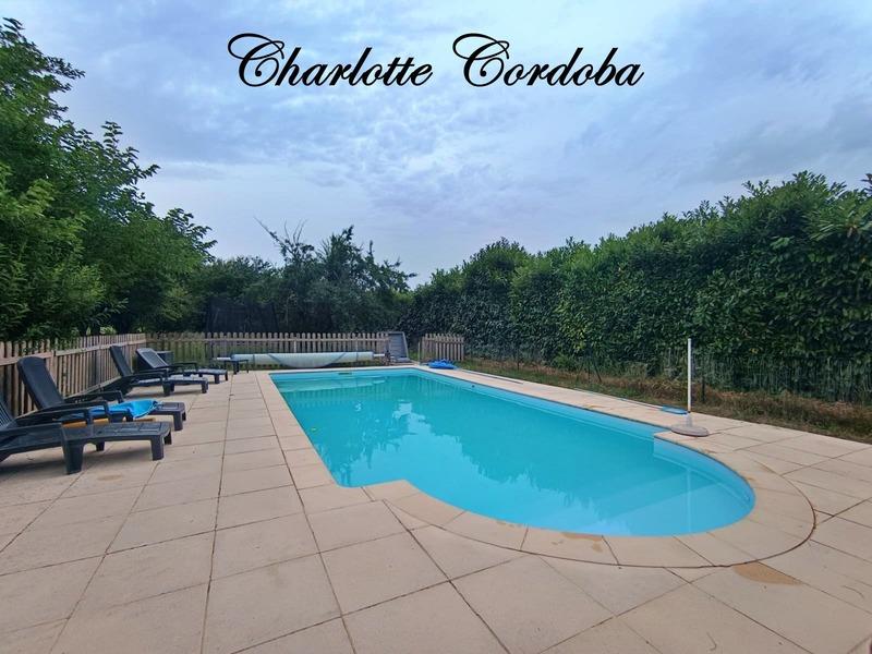 Propriété - 404 m² - 20 pièces