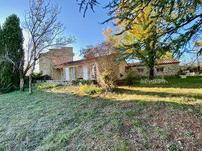 Maison - 197 m² - 9 pièces