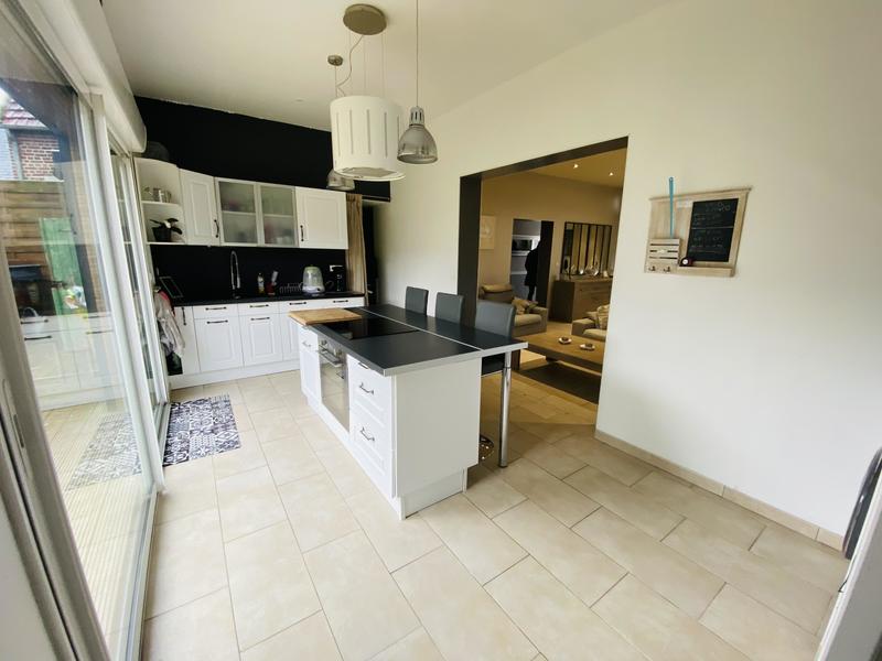 Maison - 140 m² - 5 pièces