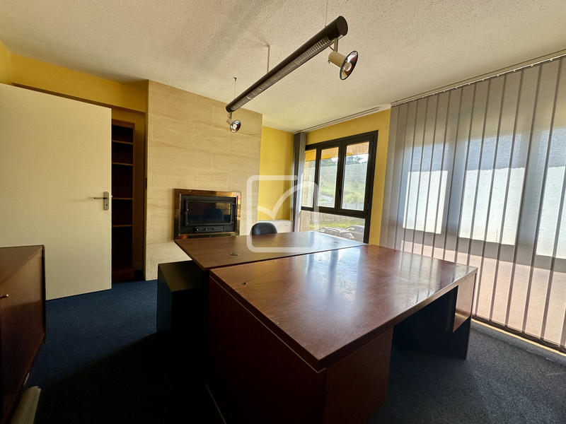 Bureau - 165 m² - 12 pièces