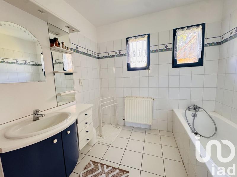 Maison - 280 m² - 9 pièces