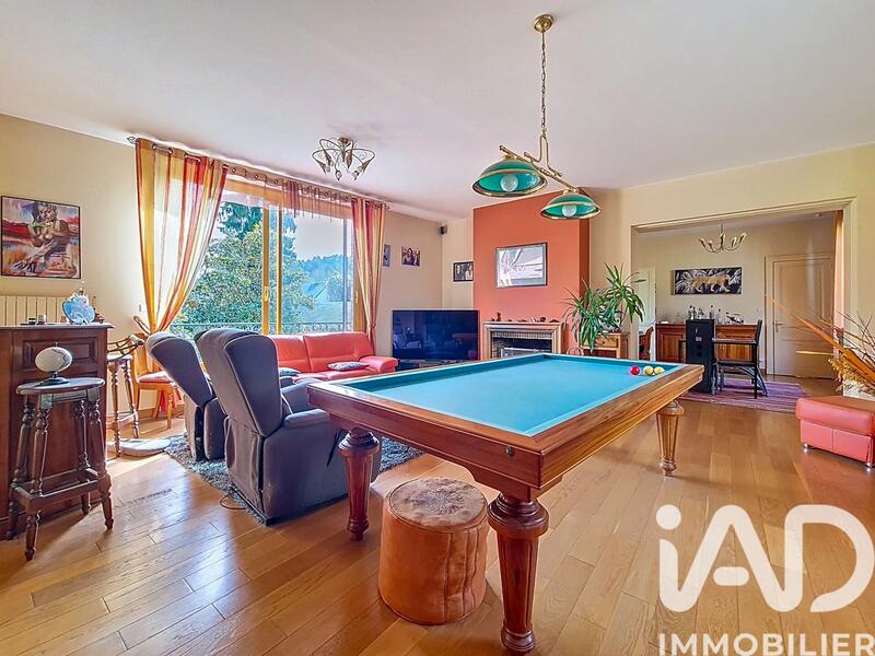 Maison - 206 m² - 8 pièces