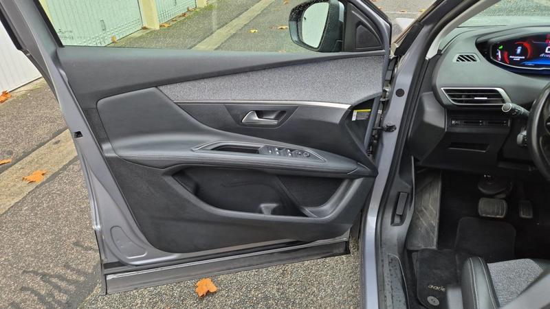 Peugeot 3008 II 1.5 BlueHDi 130 Eat8 Allure