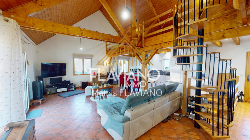 Maison - 165 m² - 6 pièces