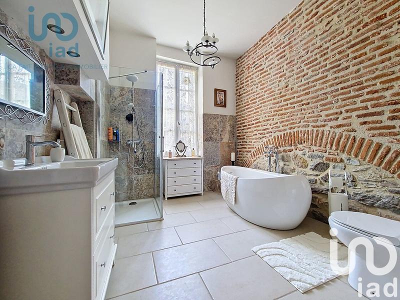 Maison - 280 m² - 8 pièces