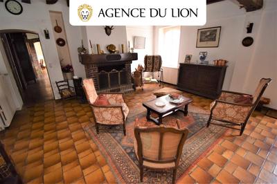 Maison - 219 m² - 7 pièces