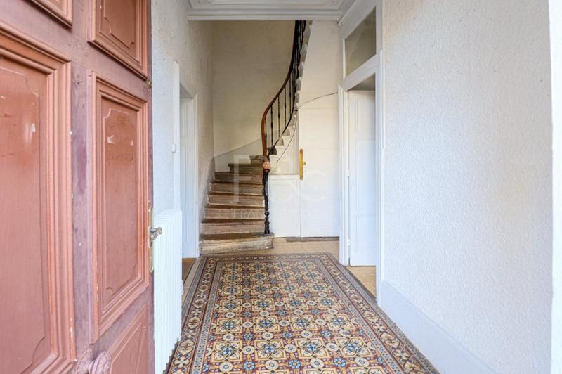 Propriété - 375 m² - 10 pièces