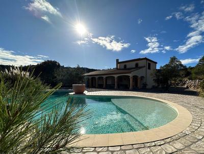 Demeure - 225 m² - 7 pièces