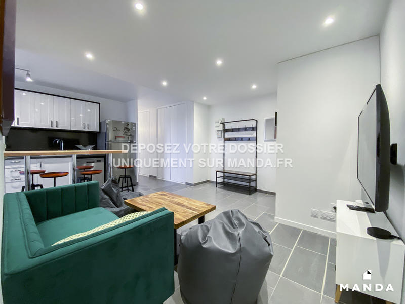 Chambre - 14 m² - 6 pièces