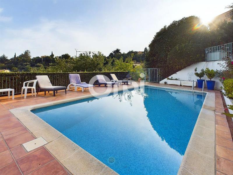 Villa - 191 m² - 6 pièces