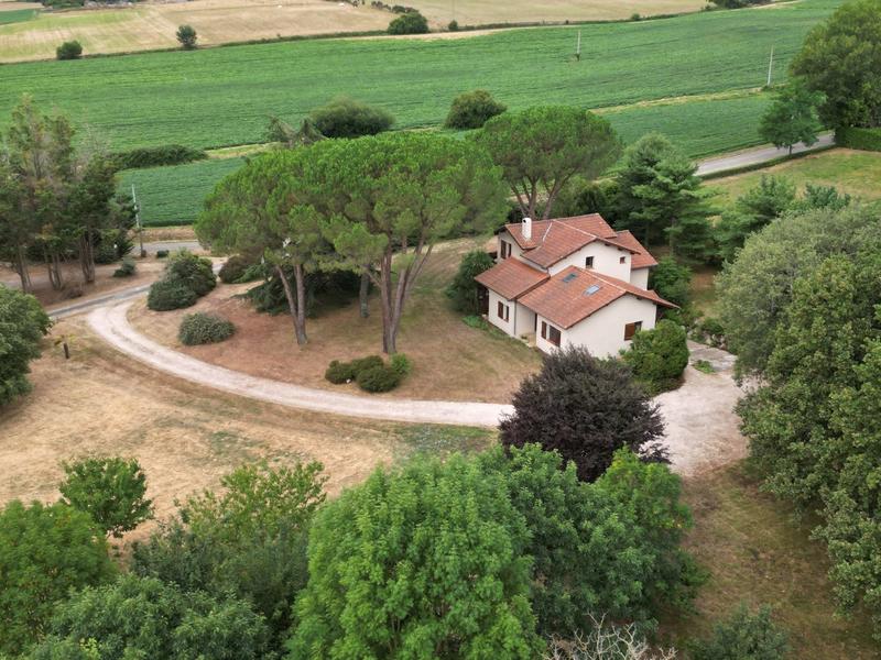 Maison - 147 m² - 6 pièces