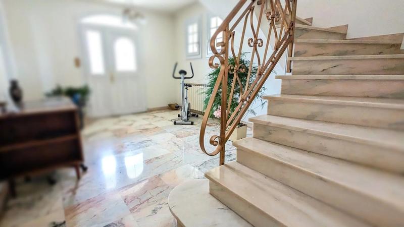 Maison - 175 m² - 8 pièces