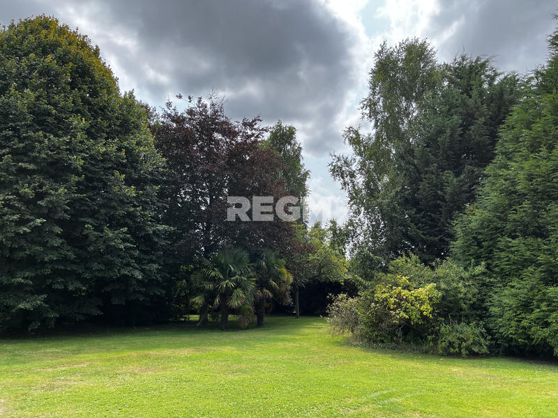 Propriété - 323 m² - 10 pièces