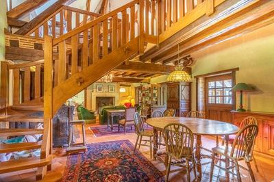 Propriété - 270 m² - 12 pièces