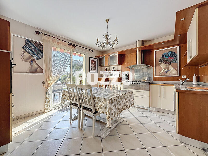 Maison - 190 m² - 5 pièces