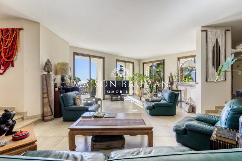 Villa - 311 m² - 7 pièces