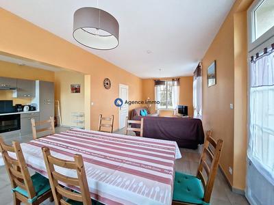 Maison - 246 m² - 10 pièces