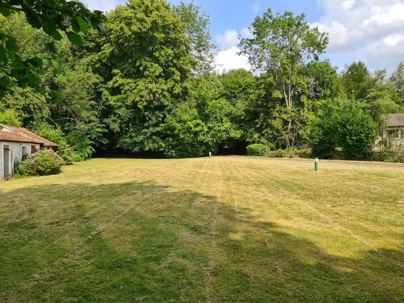 Propriété - 341 m² - 13 pièces