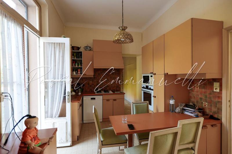 Maison - 247 m² - 5 pièces