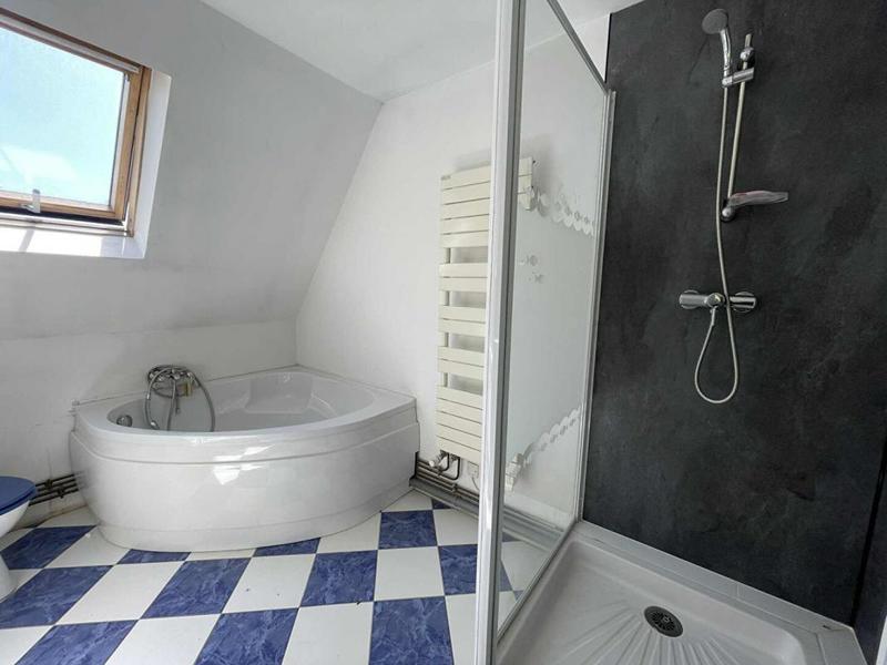 Maison - 180 m² - 7 pièces