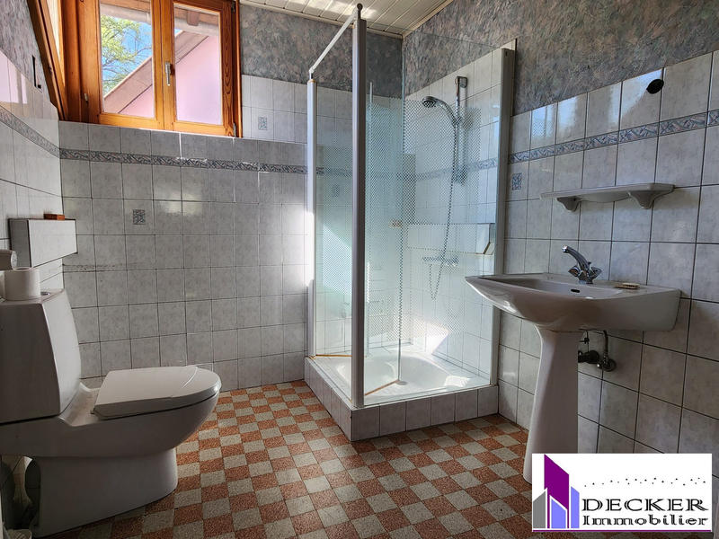 Maison - 239 m² - 10 pièces