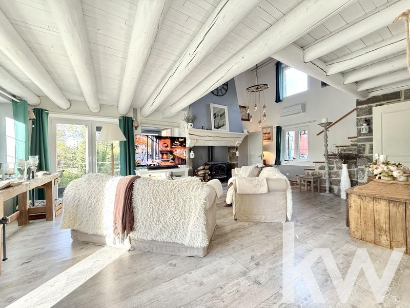 Maison - 205 m² - 10 pièces