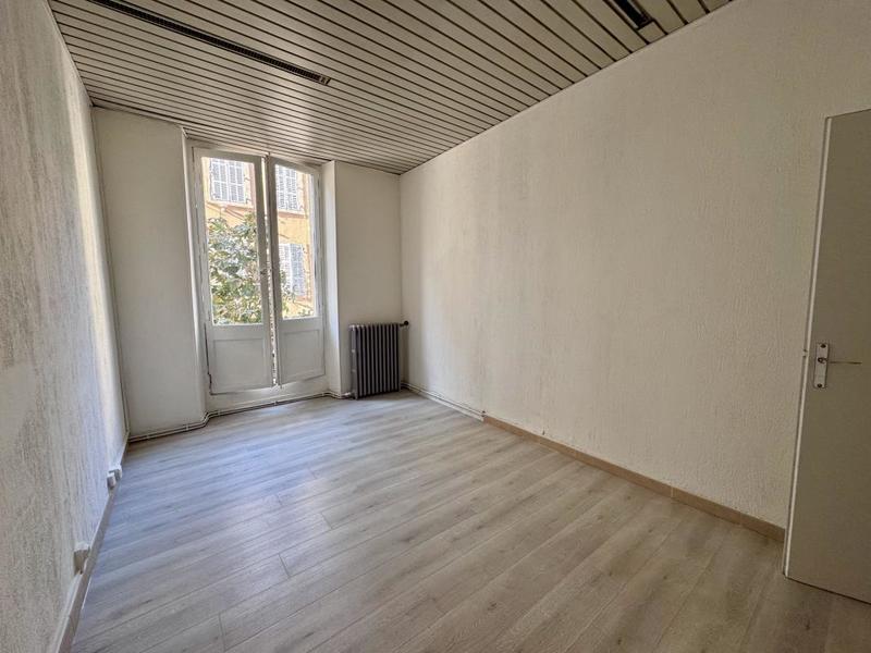 Appartement - 136 m² - 6 pièces