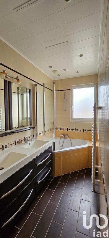 Maison de ville - 136 m² - 6 pièces